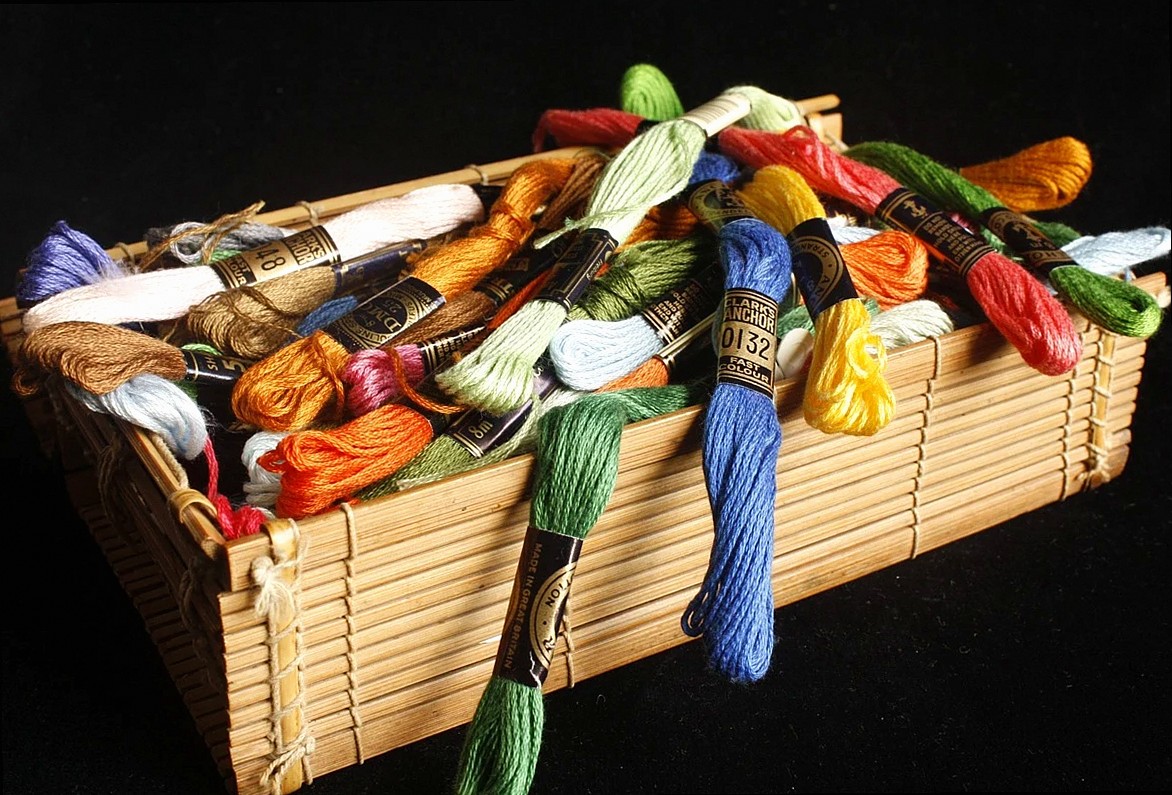fil, broderie, couture, artisanat, couleur, travaux d'aiguille, fil à broder, couleur noire, broderie